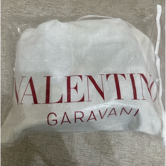 NWT Valentino Garavani Large Leather Roman Stud Shoulder Bag - Picture 11 of 11